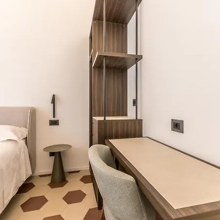 Domina Livia Vaticano - E 4*