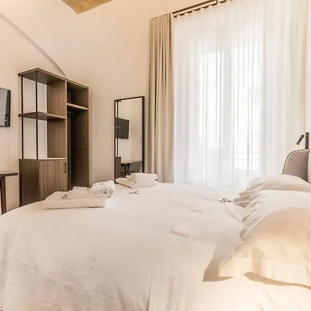 Domina Livia Vaticano - E 4*