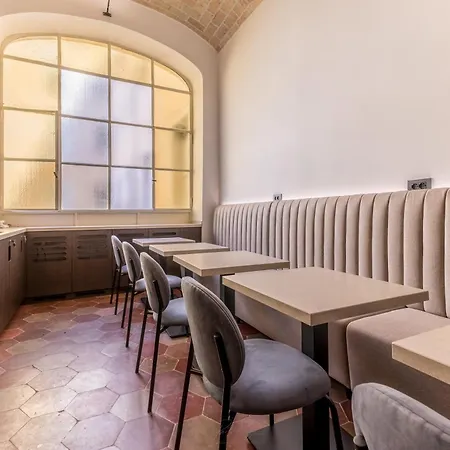 Domina Livia Vaticano - E