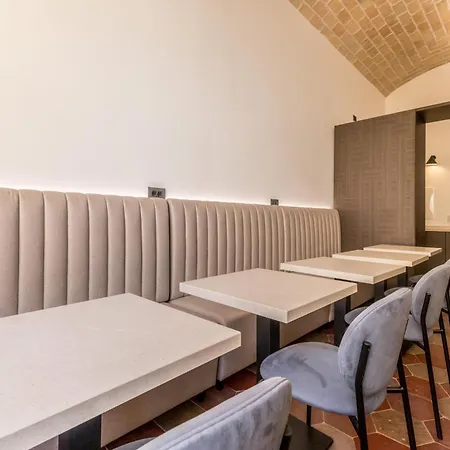 Domina Livia Vaticano - E 4*