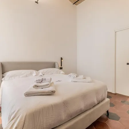 Domina Livia Vaticano - E Ρώμη