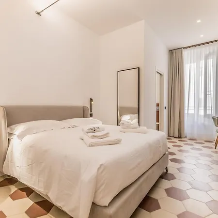 Domina Livia Vaticano - E