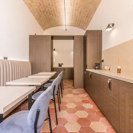 Domina Livia Vaticano - E Πανσιόν