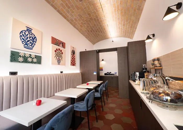 Domina Livia Vaticano - E 4* روما